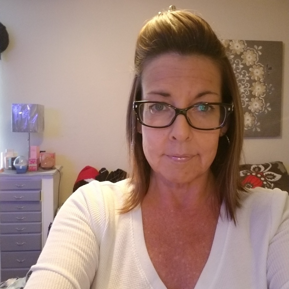 Meet your Posher, Leeann